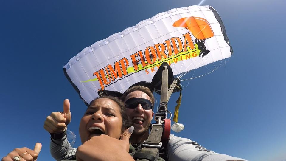 thumbs up for tampa sky diving