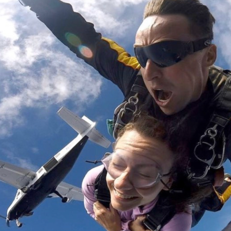 female tandem skydiver skydiving tampa